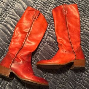 Frye like new true red to the knee boots